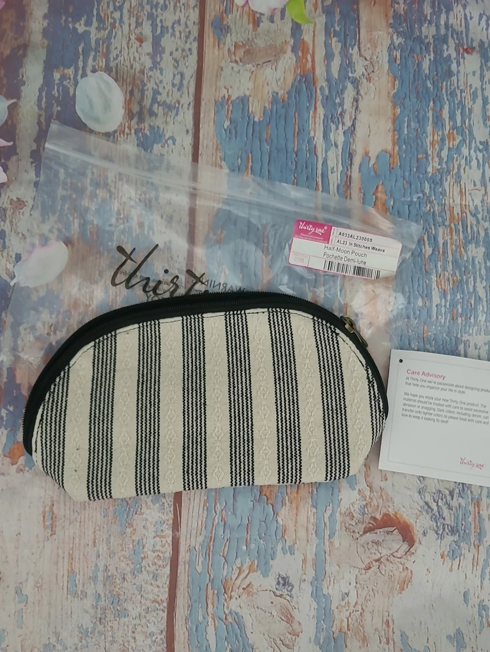 thirty one Half Moon Pouch In Stiches Weave New